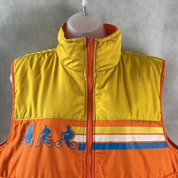 Stranger Things Insulated Vest Size Medium - Picture 2 of 6